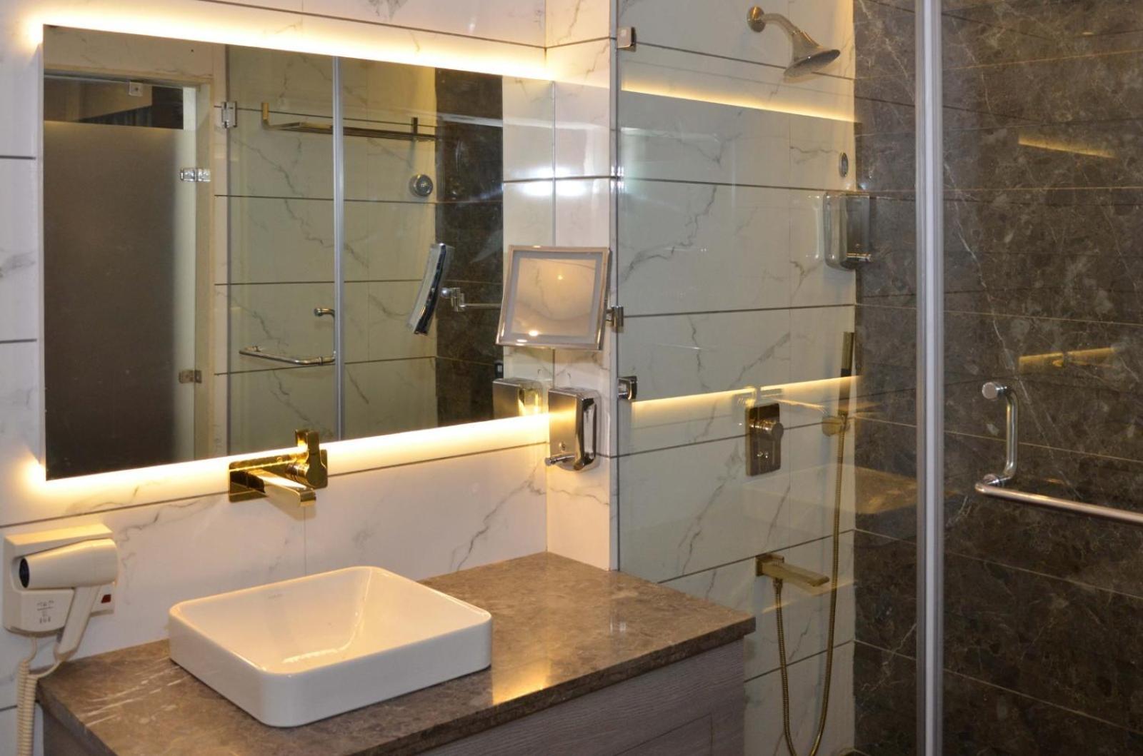 Sawera Grand Hotel 3*